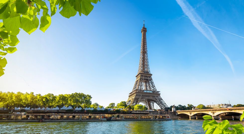 Discover and Roam - Paris Itinerary
