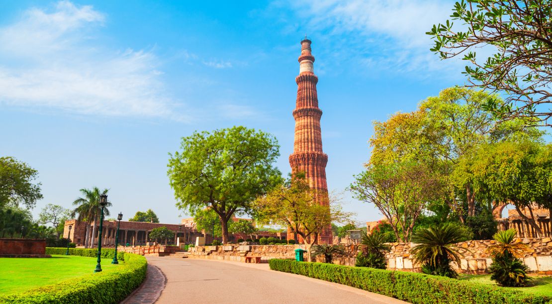 Discover and Roam - Top 5 Places to Visit in India - Qutub Minar