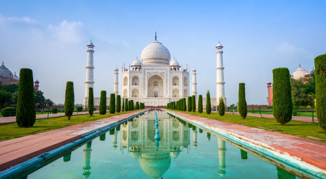Discover and Roam - Top 5 Places to Visit in India - Taj Mahal