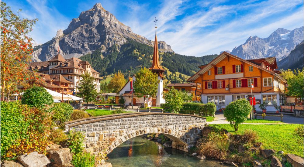 Discover and Roam - Old Town View Kandersteg, Switzerland