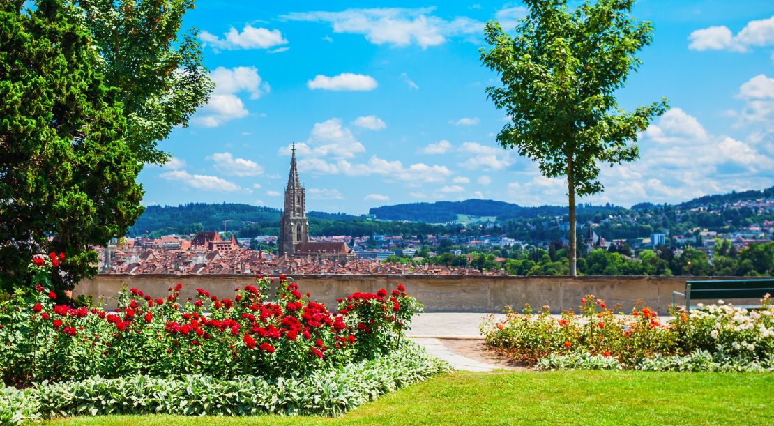 Discover and Roam - Things to Do in Bern - Enjoy the Views from the Rosengarten - Slider