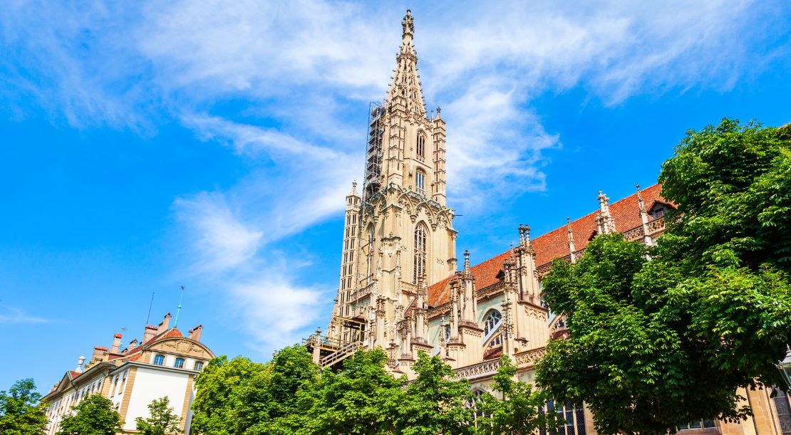 Discover and Roam - Things to Do in Bern - Marvel at the Bern Minster - Slider