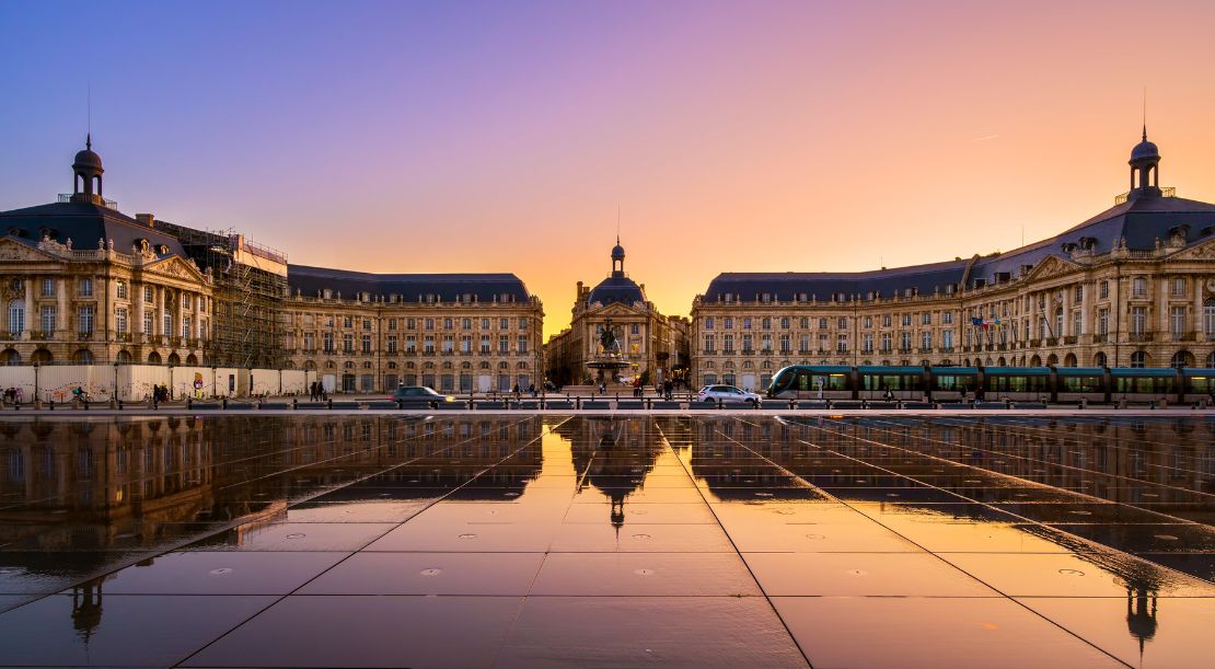 Discover and Roam - Things to Do in Bordeaux - Explore the Historic Port de la Lune - Slider
