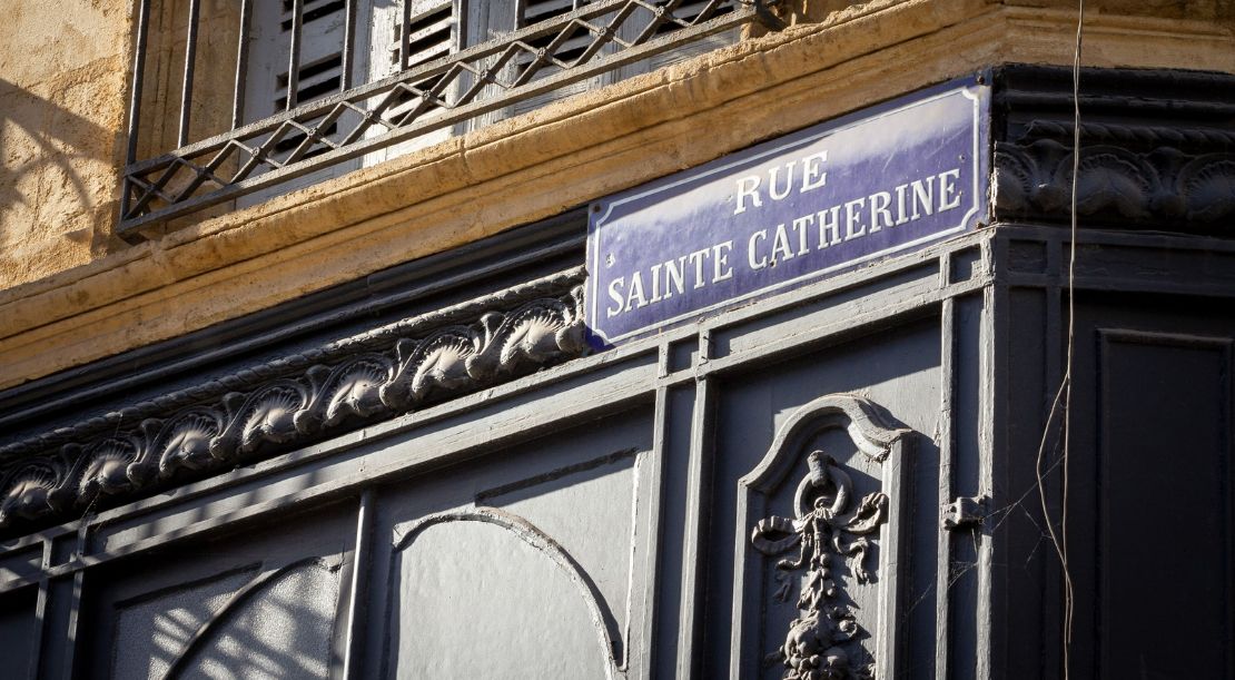 Discover and Roam - Things to Do in Bordeaux - Stroll along the Rue Sainte-Catherine - Slider