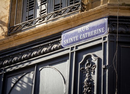 Discover and Roam - Things to Do in Bordeaux - Stroll along the Rue Sainte-Catherine