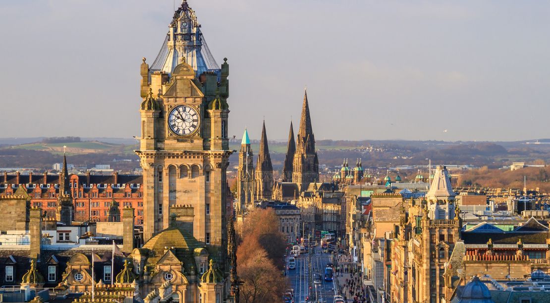 Discover and Roam - Things to Do in Edinburgh - Edinburgh Castle - Slider