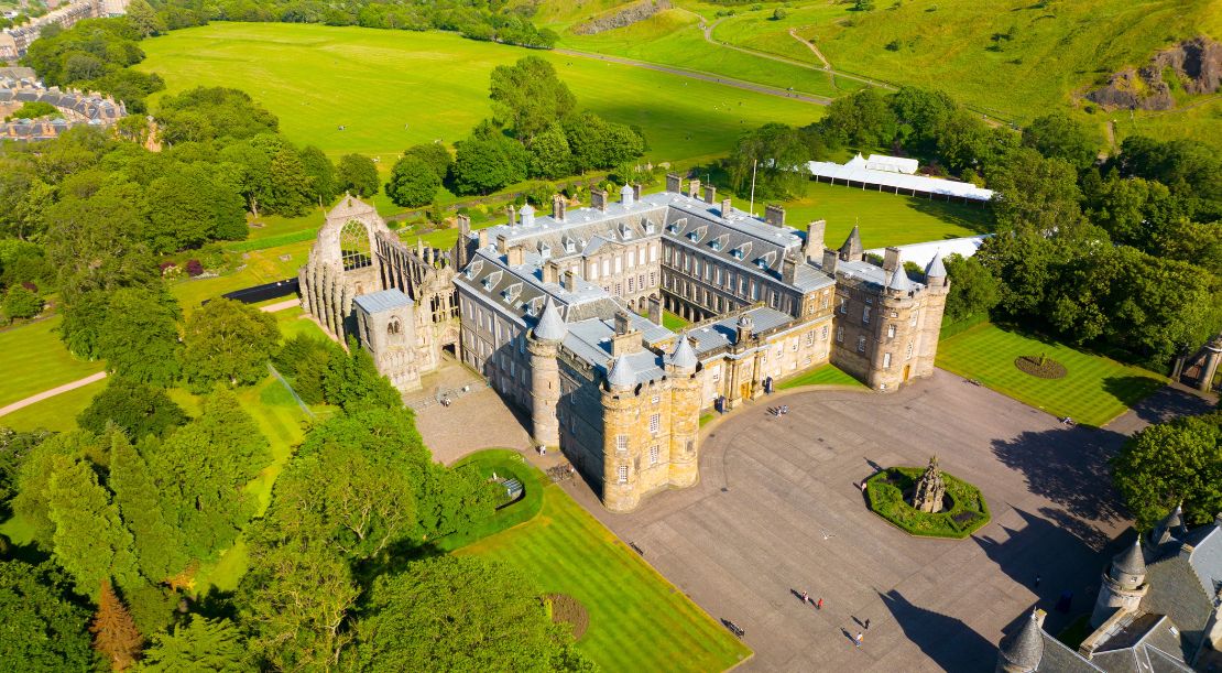 Discover and Roam - Things to Do in Edinburgh - Palace of Holyroodhouse - Slider