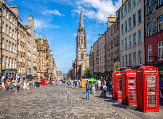 Discover and Roam - Things to Do in Edinburgh - Royal Mile