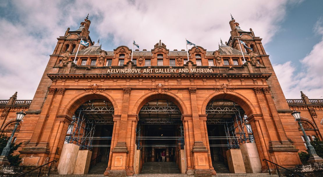 Discover and Roam - Things to Do in Glasgow - Kelvingrove Art Gallery and Museum - Slider