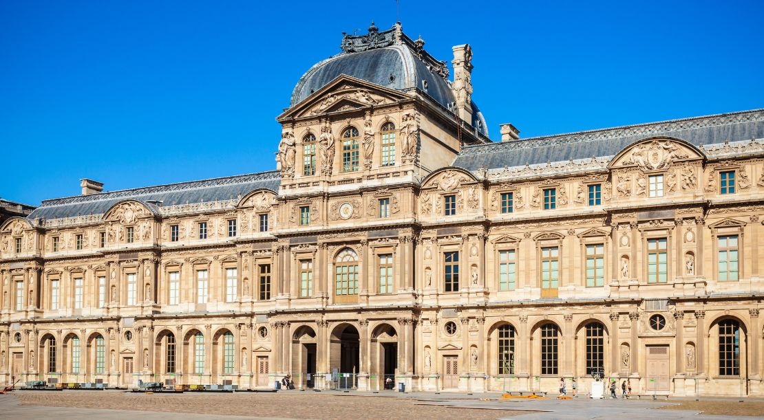 Discover and Roam - Things to Do in Paris - Explore the Louvre Museum - Slider