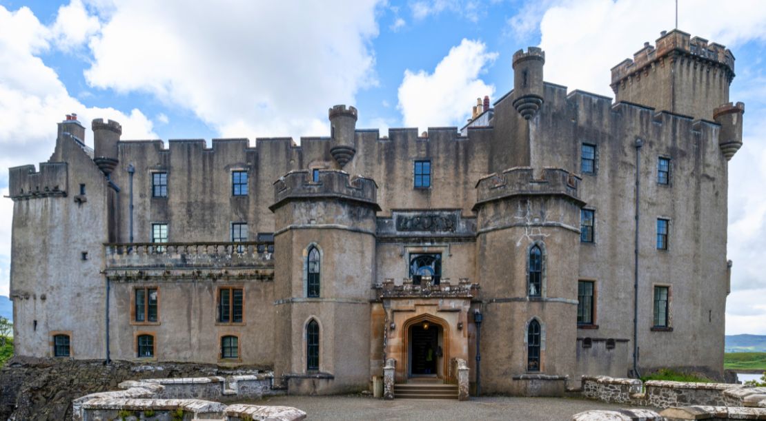 Discover and Roam - Things to Do in The Isle of Skye - Tour Dunvegan Castle - Slider
