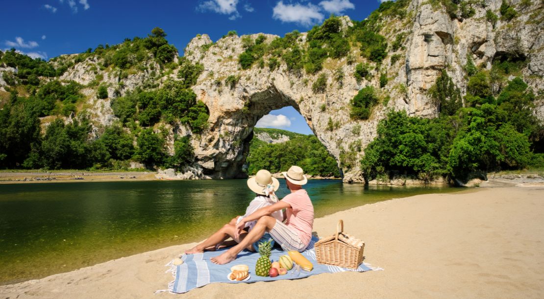 Discover and Roam - Top Romantic Things to Do for Couples in France