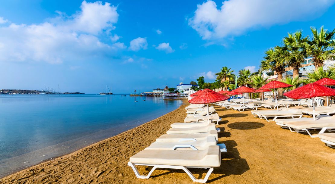 Discover and Roam - Best Beaches for Families in Turkey