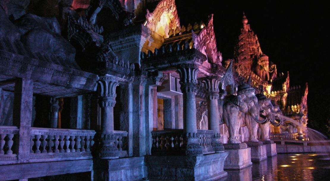 Discover and Roam - Experience the Phuket FantaSea Show - Slider