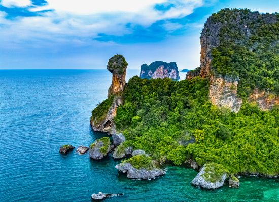 Discover and Roam - Go Island Hopping on the 4 Islands Tour (Poda, Chicken, Tup, and Phra Nang Cave)