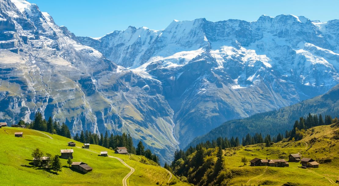 Discover and Roam - Hike the Swiss Alps on Family-Friendly Trails with Breathtaking Views