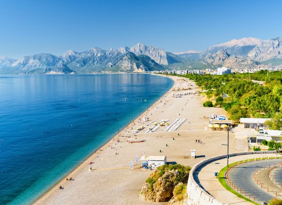Discover and Roam - Relax or play at Konyaaltı & Lara Beaches